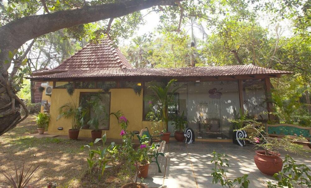 Varca Palms Beach Resort Exterior foto