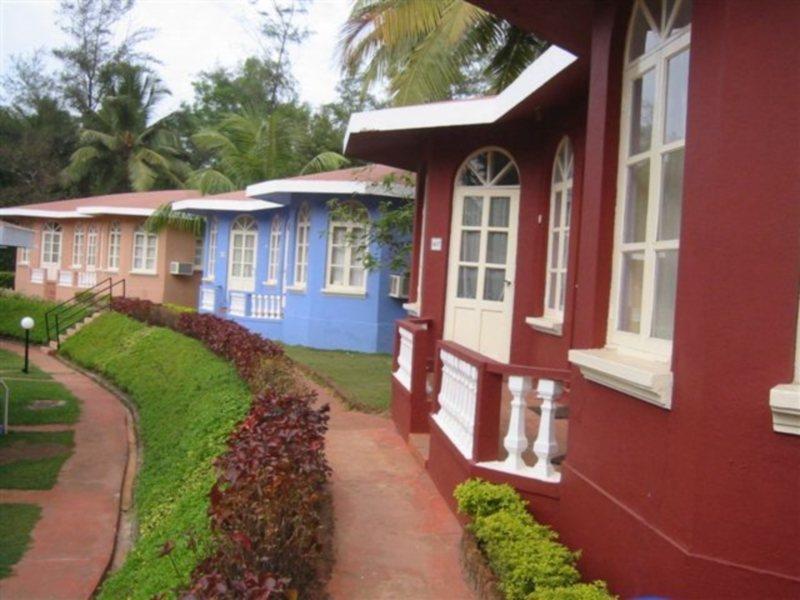 Varca Palms Beach Resort Exterior foto